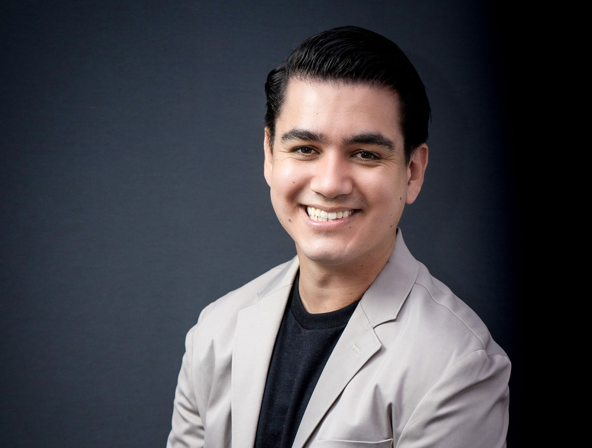 Ricardo Brum sorrindo